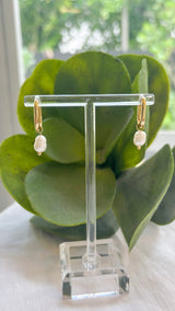 Jasmine Huggie Earring