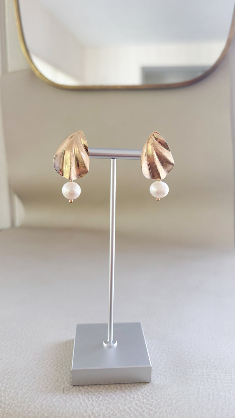 Serene Pearl Earrings