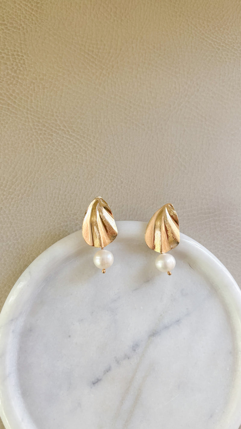 Serene Pearl Earrings